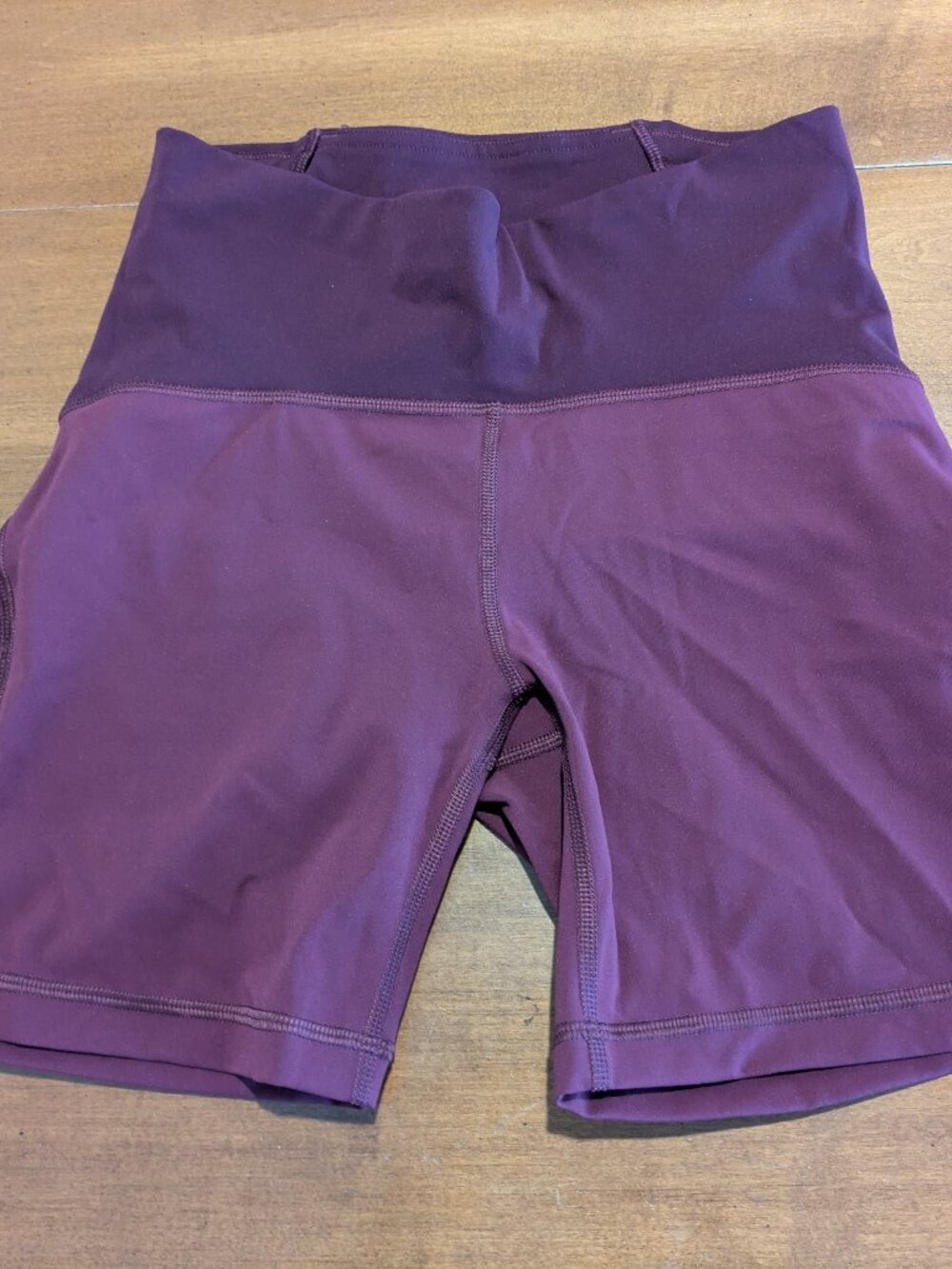 lululemon high rise shorts - maroon size 6